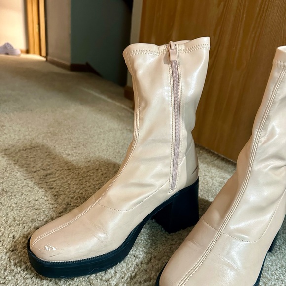 Lulus | Hughes Mid-Calf Platform Stretch Boot in Almond, size 8.5US - Picture 6 of 10